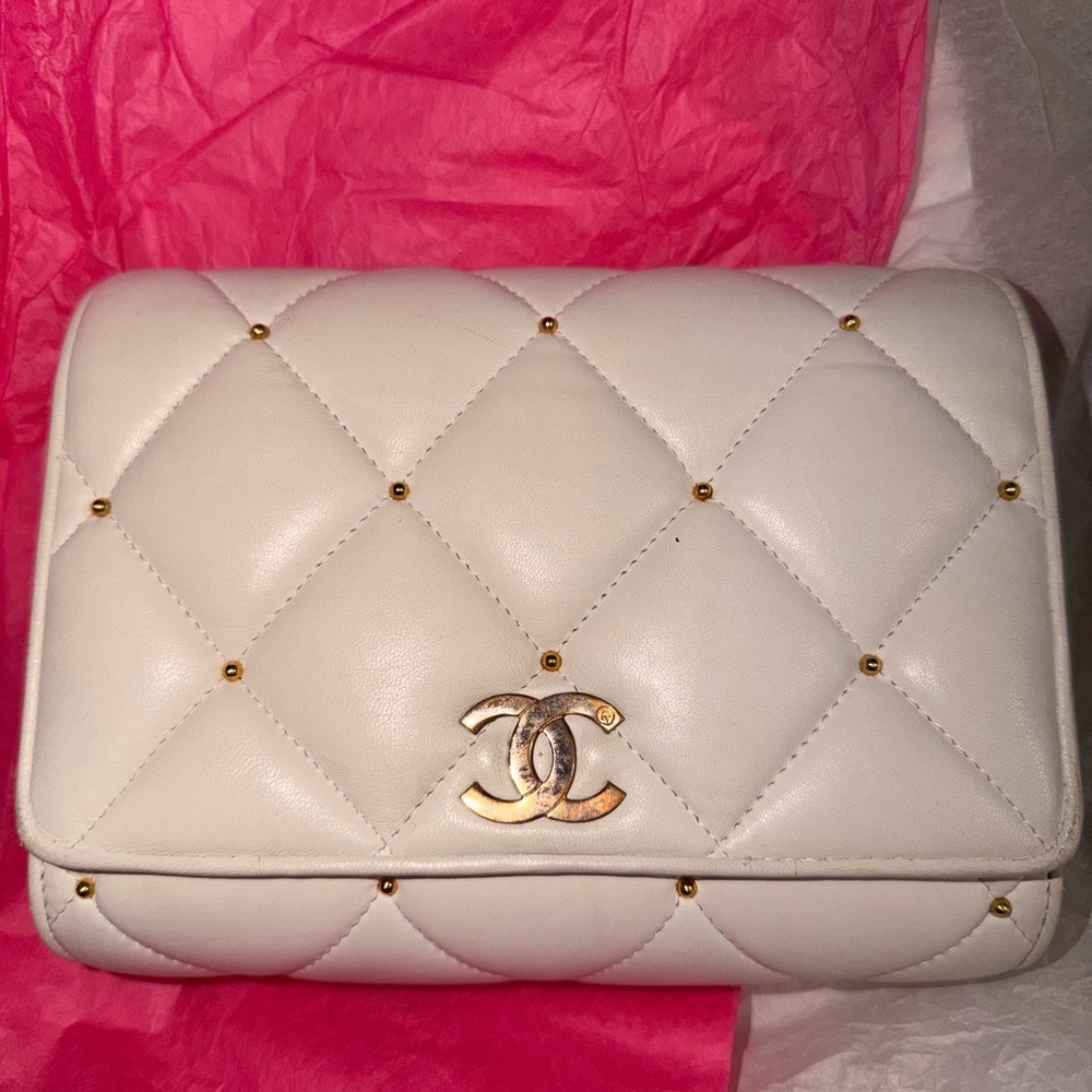 CHANEL White Quilted Clutch with Gold Accents